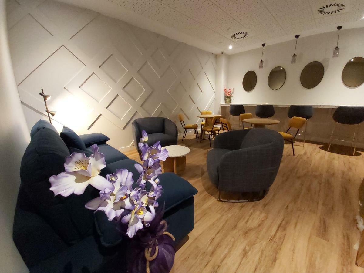 Habital Suites Jaca Exterior photo