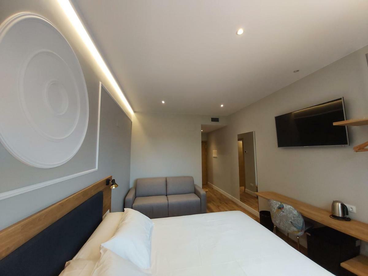 Habital Suites Jaca Exterior photo