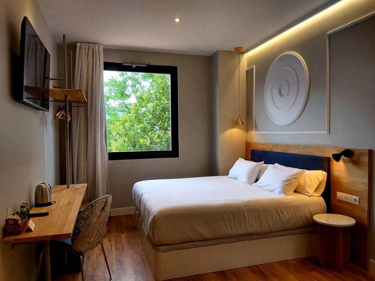 Habital Suites Jaca Exterior photo
